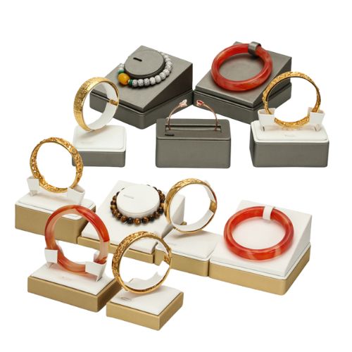 Bracelet display
