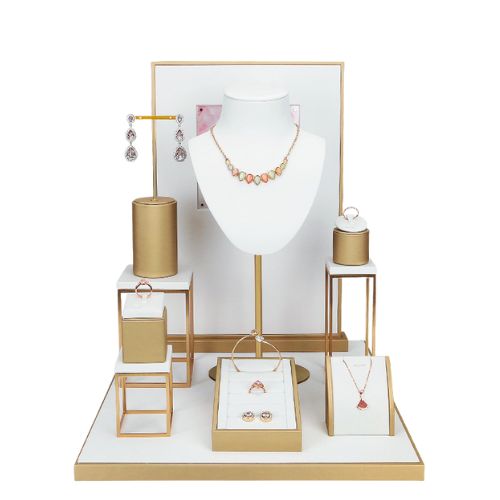 Custom jewelry display