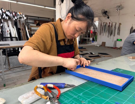 Jewelry tray production