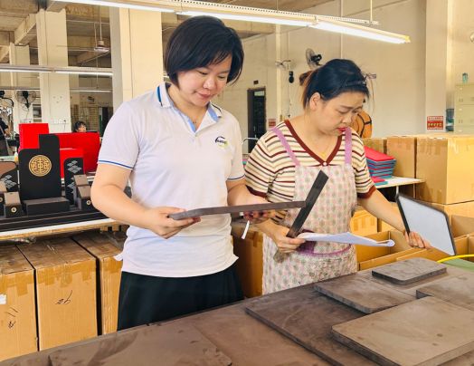 Jewelry display mass production