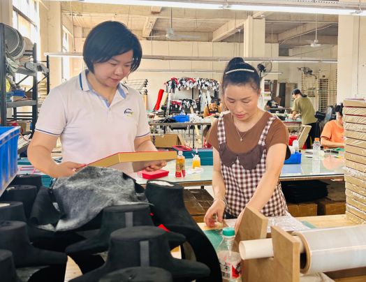 Jewelry tray production