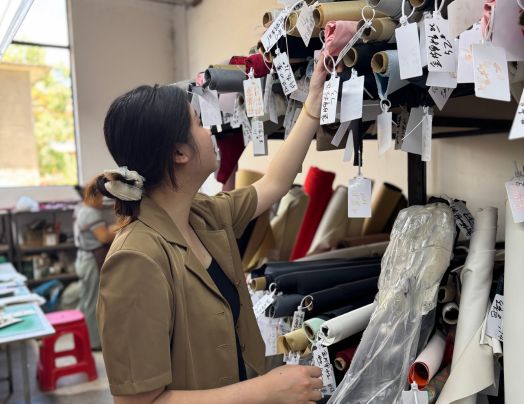 Quality control jewelry display