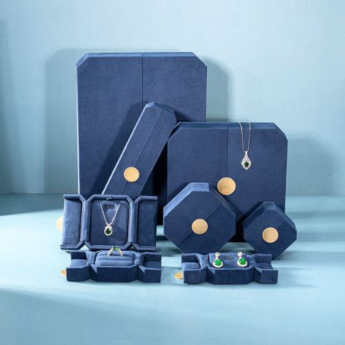 Dual door jewelry box