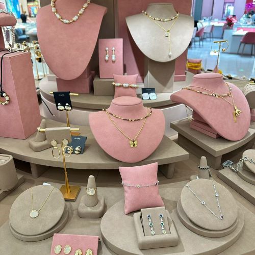 Jewelry display color