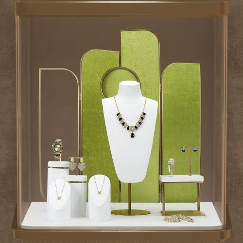 Metal jewelry display