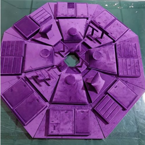 Round jewelry display