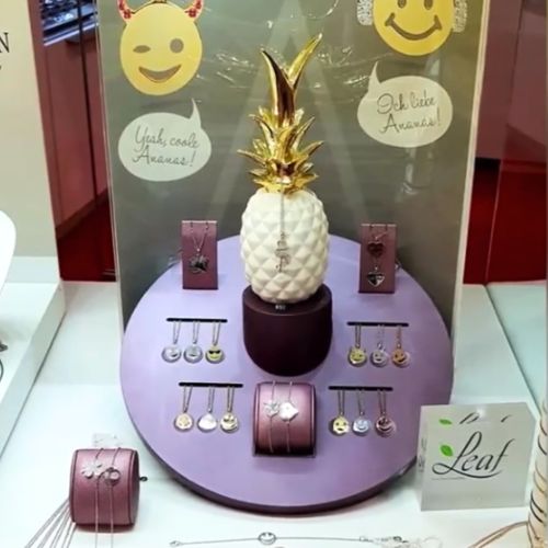 Season jewelry display