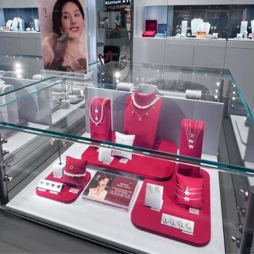 Special color jewelry display