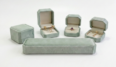 Long-Pile Velvet jewelry box