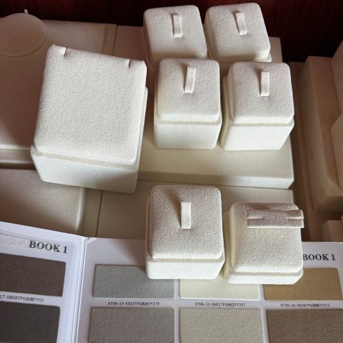 Microfiber jewelry display