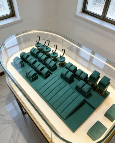 Watch display set