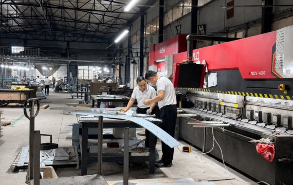 Jewlery showcase cutting
